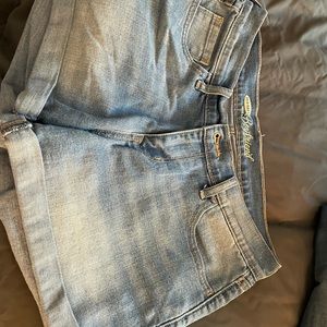 Very comfy boyfriend Jean shorts